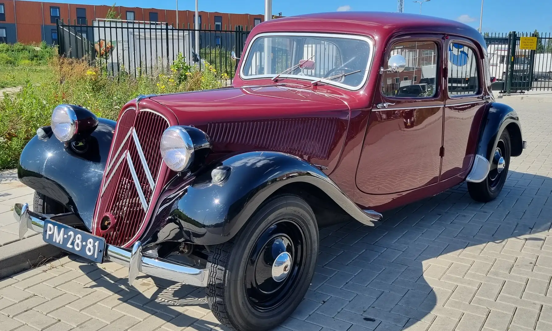 Citroen Traction Avant Rouge - 1
