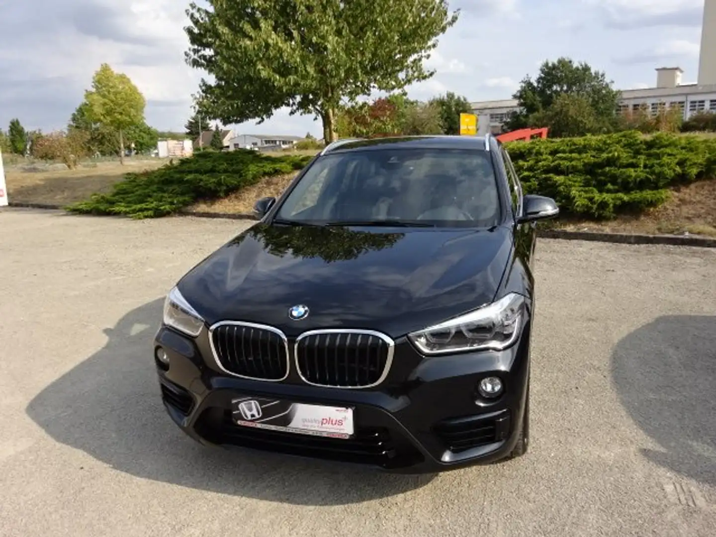 BMW X1 X1 xDrive20i Aut. Sport Line Schwarz - 1
