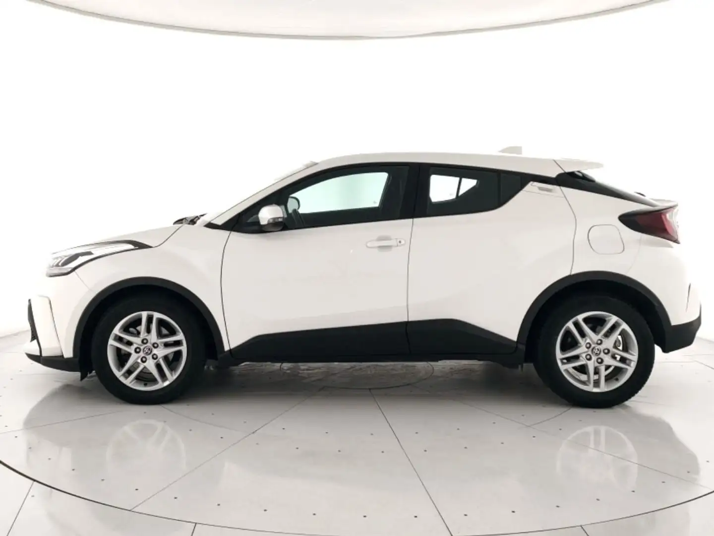 Toyota C-HR 1.8h Active e-cvt Bianco - 2