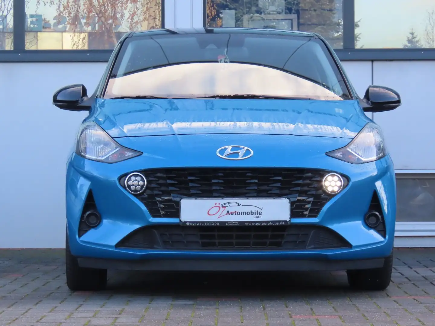 Hyundai i10 1.2 Intro Edition Automatik Black - 2
