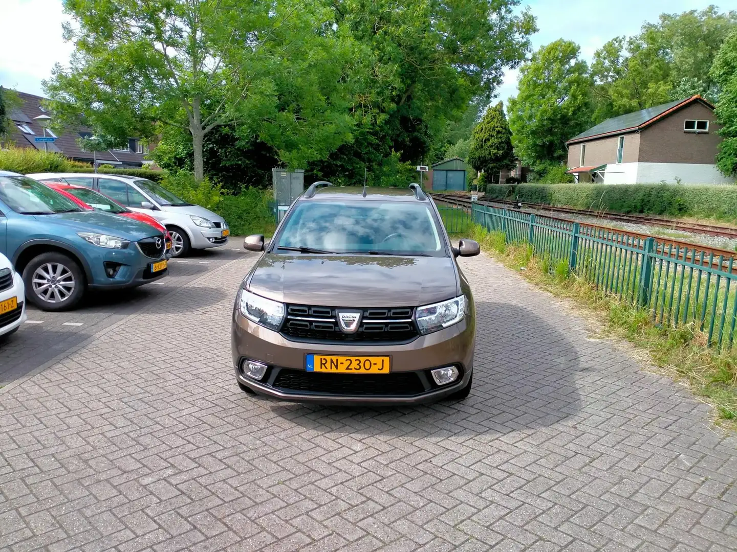 Dacia Logan MCV 0.9 TCe Laureate LPG G3 trekhaak airco navi AL Marrone - 2