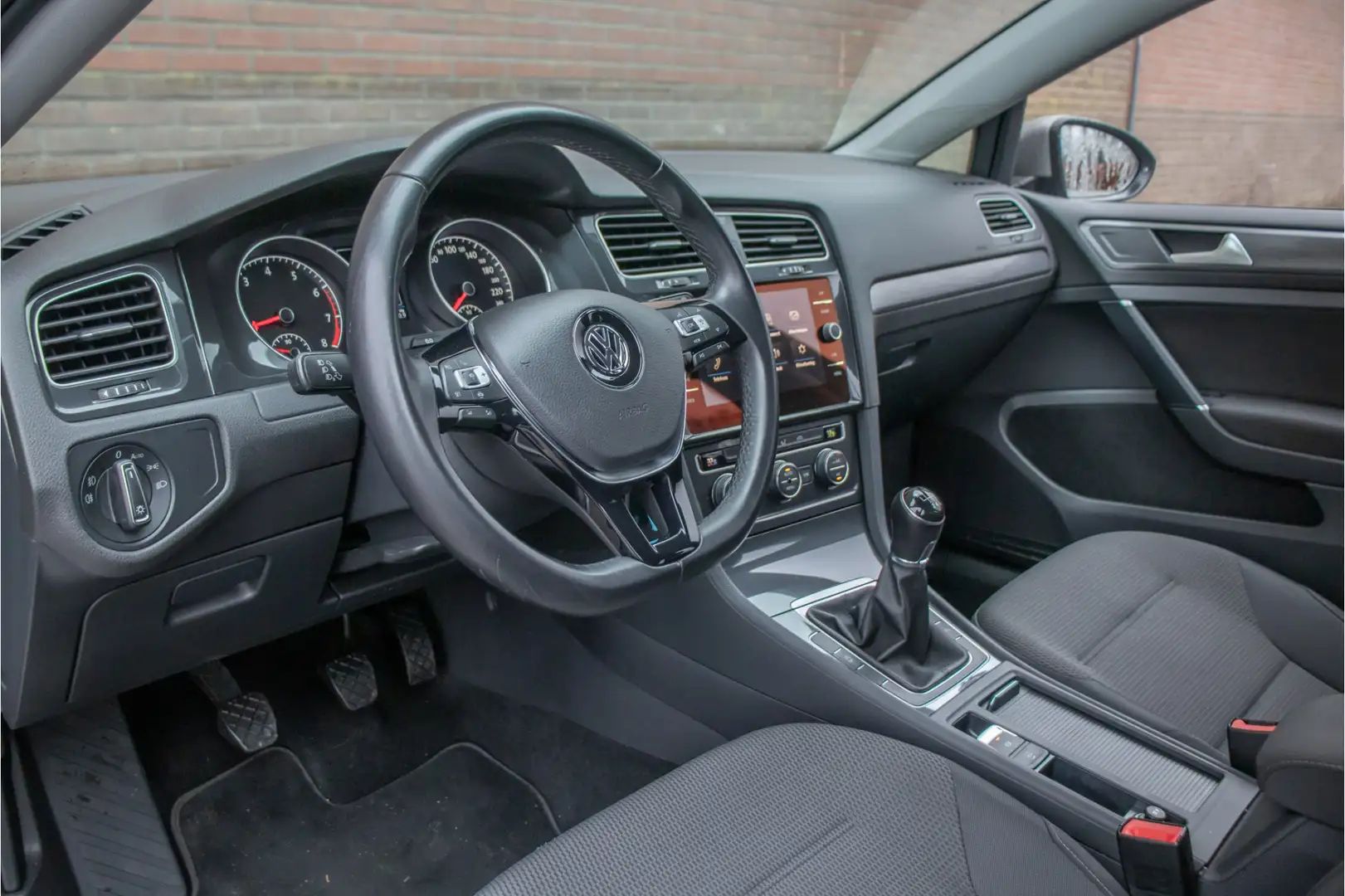 Volkswagen Golf 1.5 TSI 130pk Comfortline, Carplay, Adaptive Cruis Grau - 2