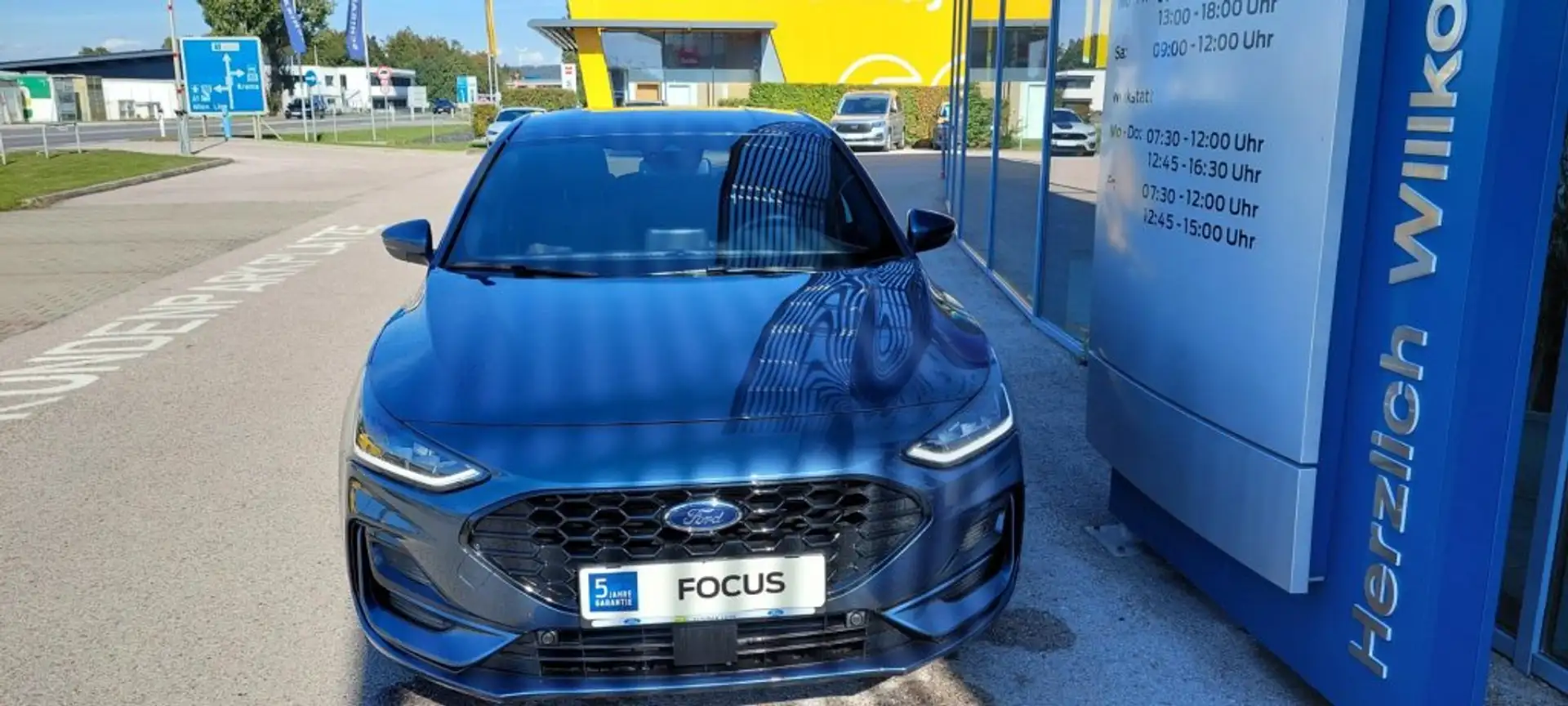 Ford Focus ST-Line Style 5T 1,0 EB 125 PS M6 Blauw - 2