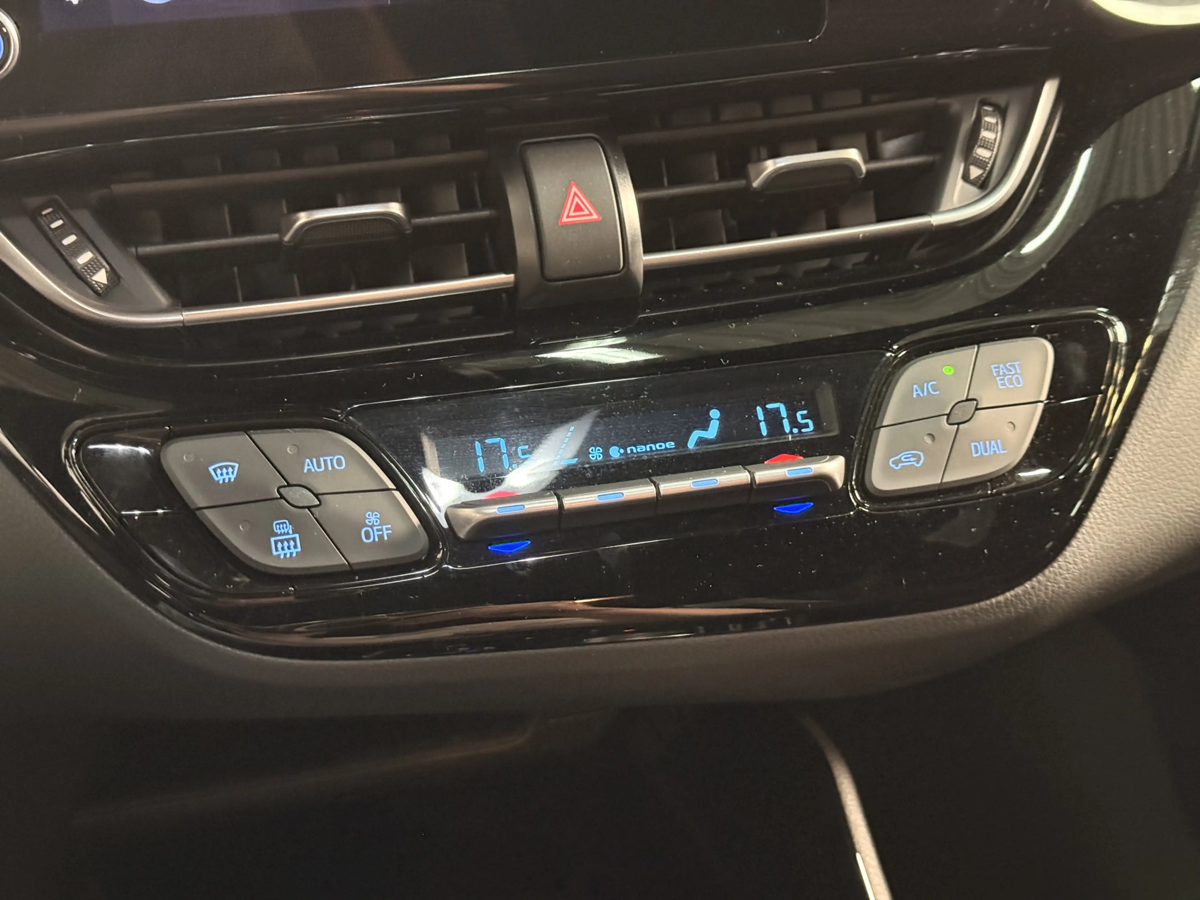 Toyota C-HR 2.0 Hybrid GR-Sport Limited | Apple Carplay | Bear — photo 14