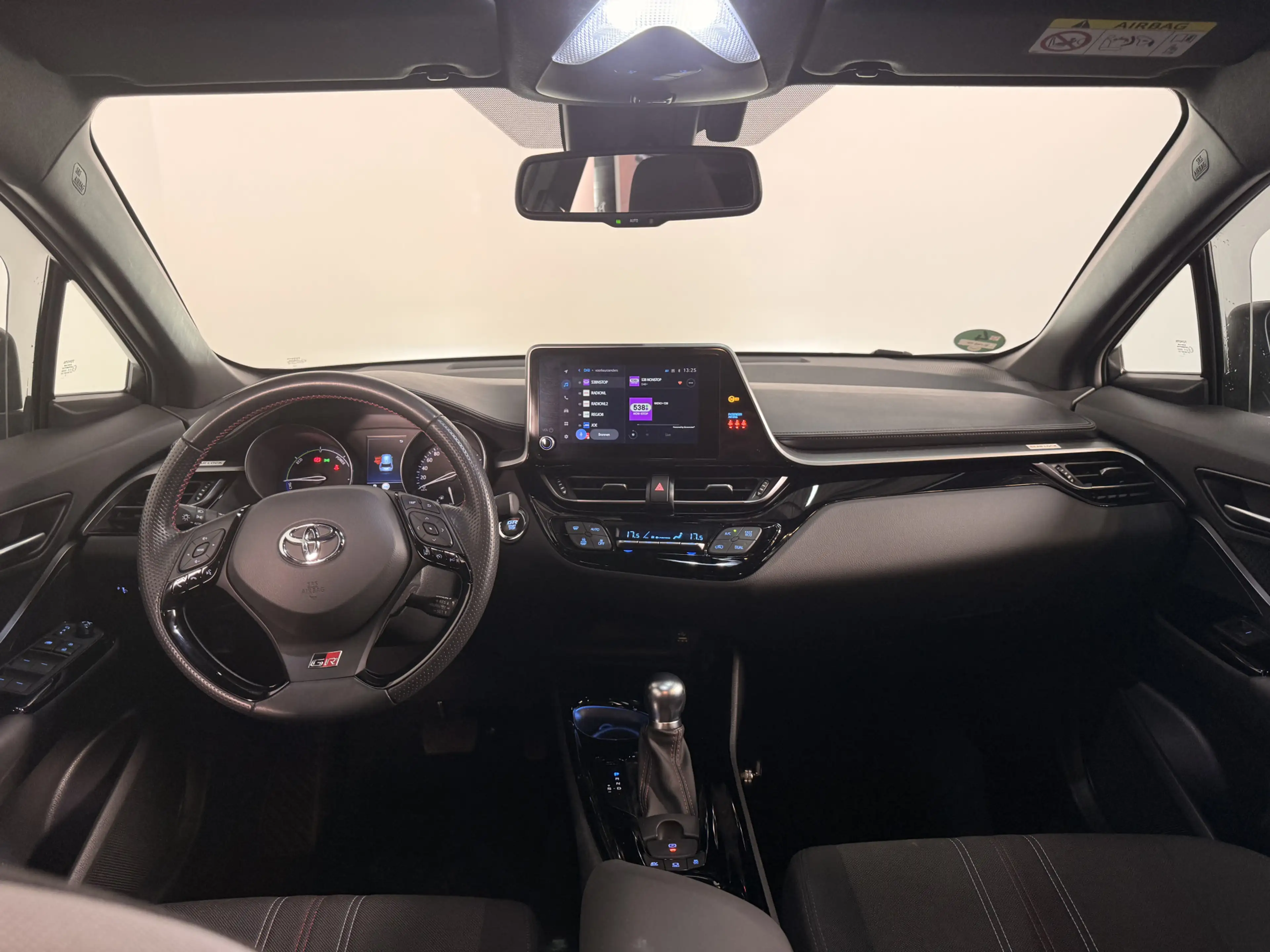 Toyota C-HR 2.0 Hybrid GR-Sport Limited | Apple Carplay | Bear — photo 2