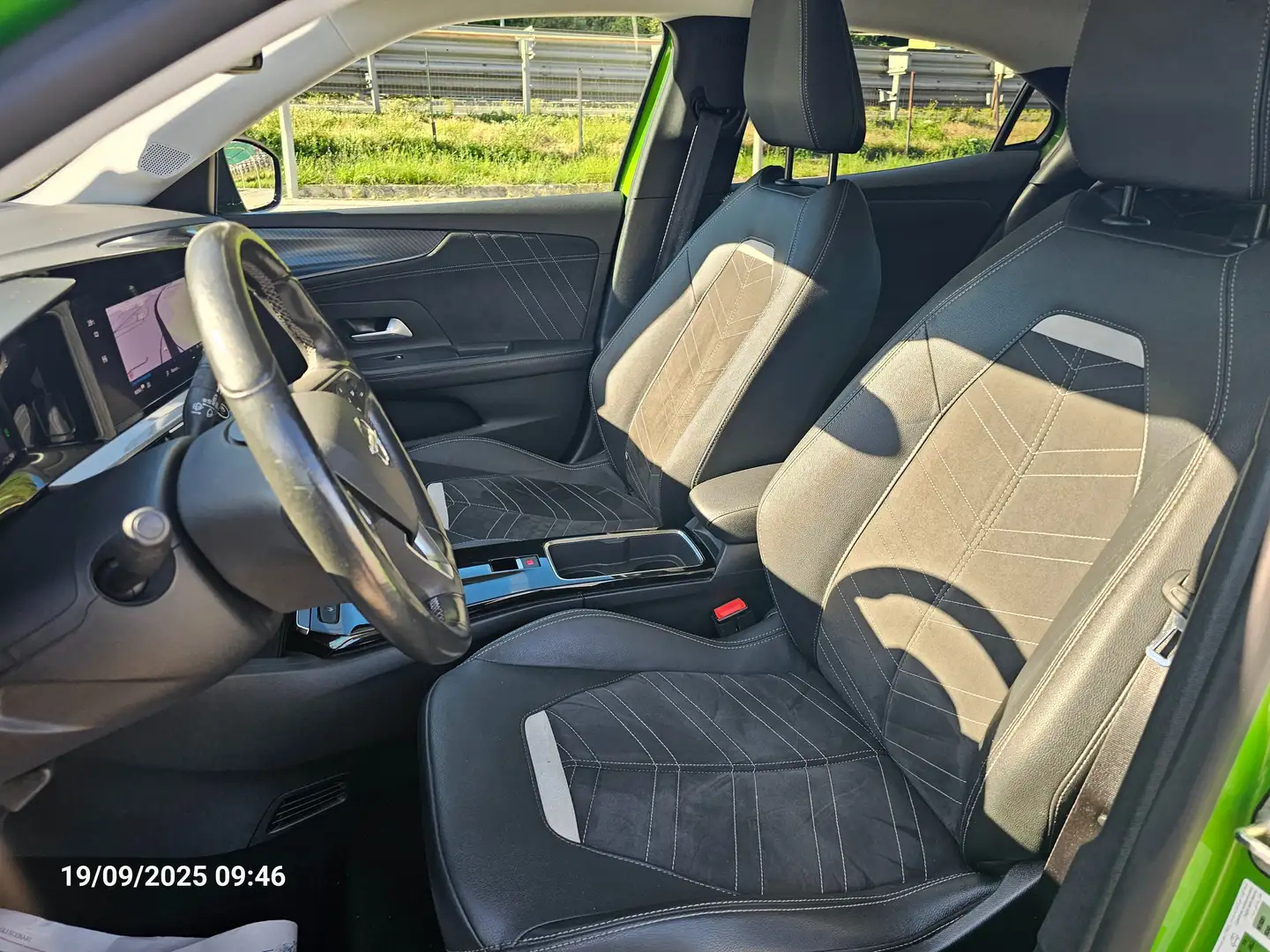 Opel Mokka Electric Auto Ufficiale Italia Verde - 2