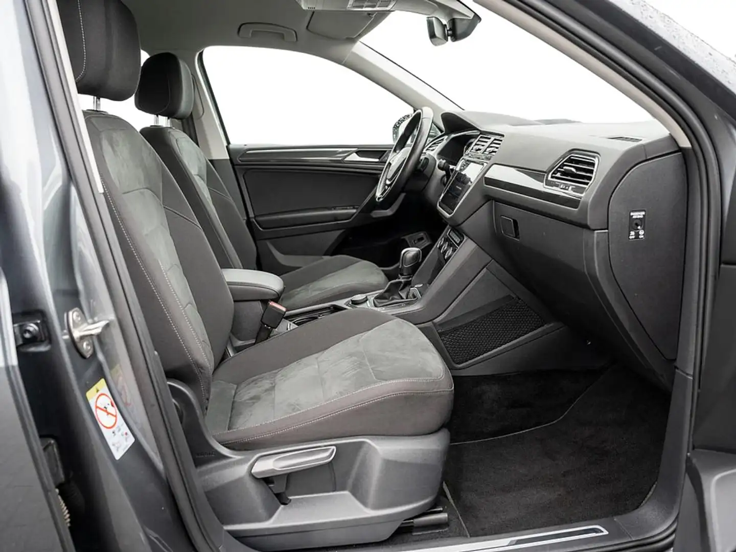 Volkswagen Tiguan Allspace 2.0 TSI Highline 4M DSG NAVI Gris - 2