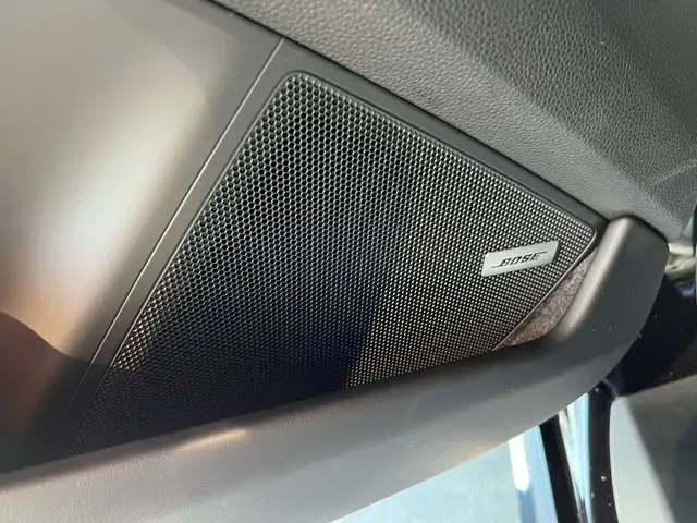Porsche 911 view 12