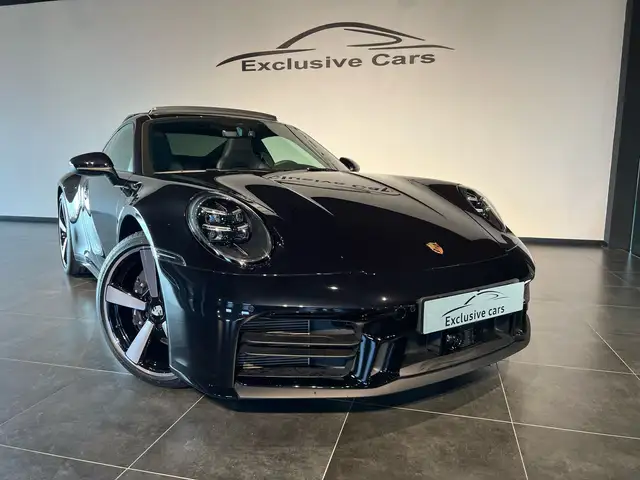 Porsche 911 view 2