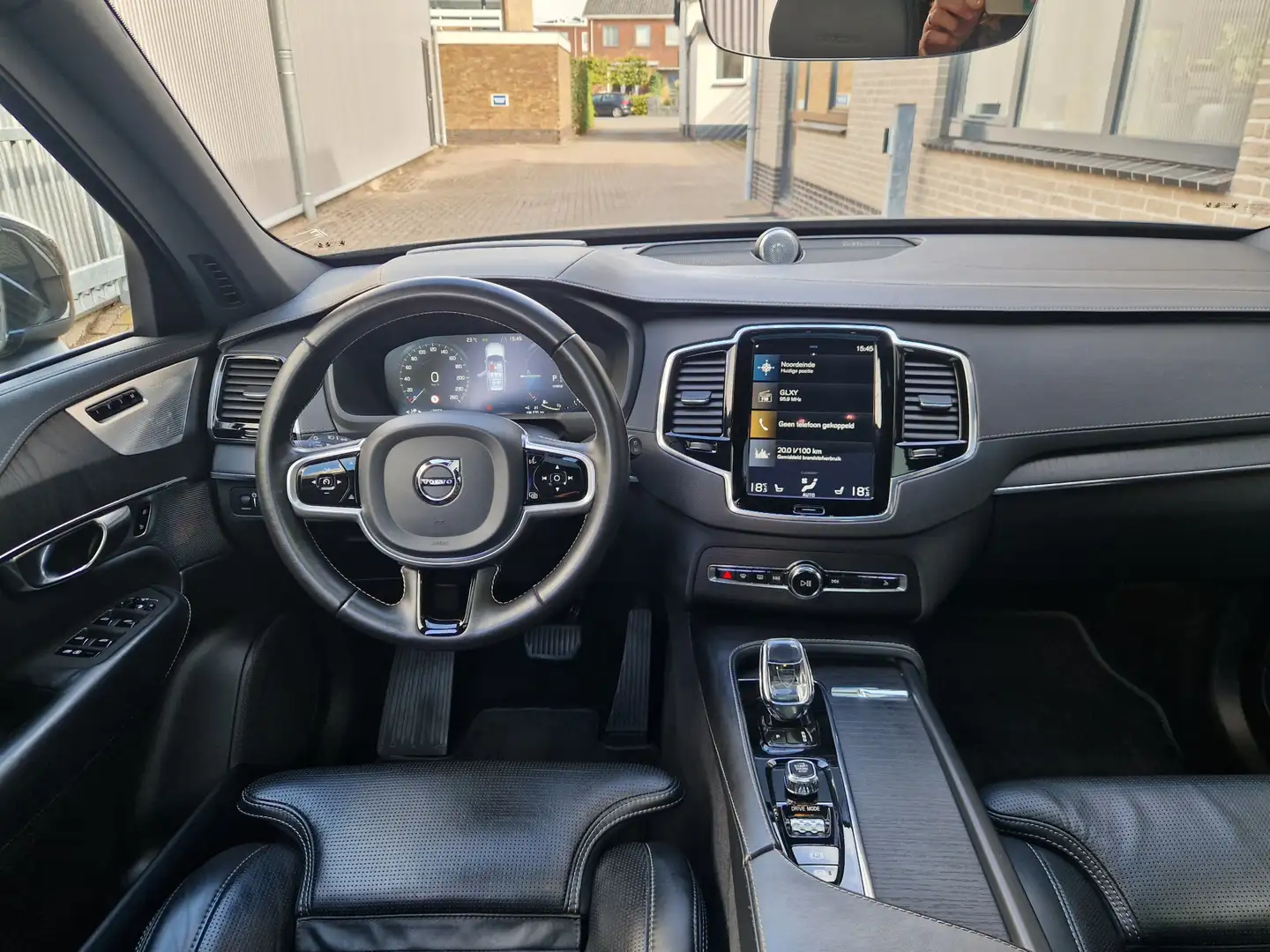 Volvo XC90 2.0 T8 Twin Engine AWD Inscription Intro Edition M Grijs - 2