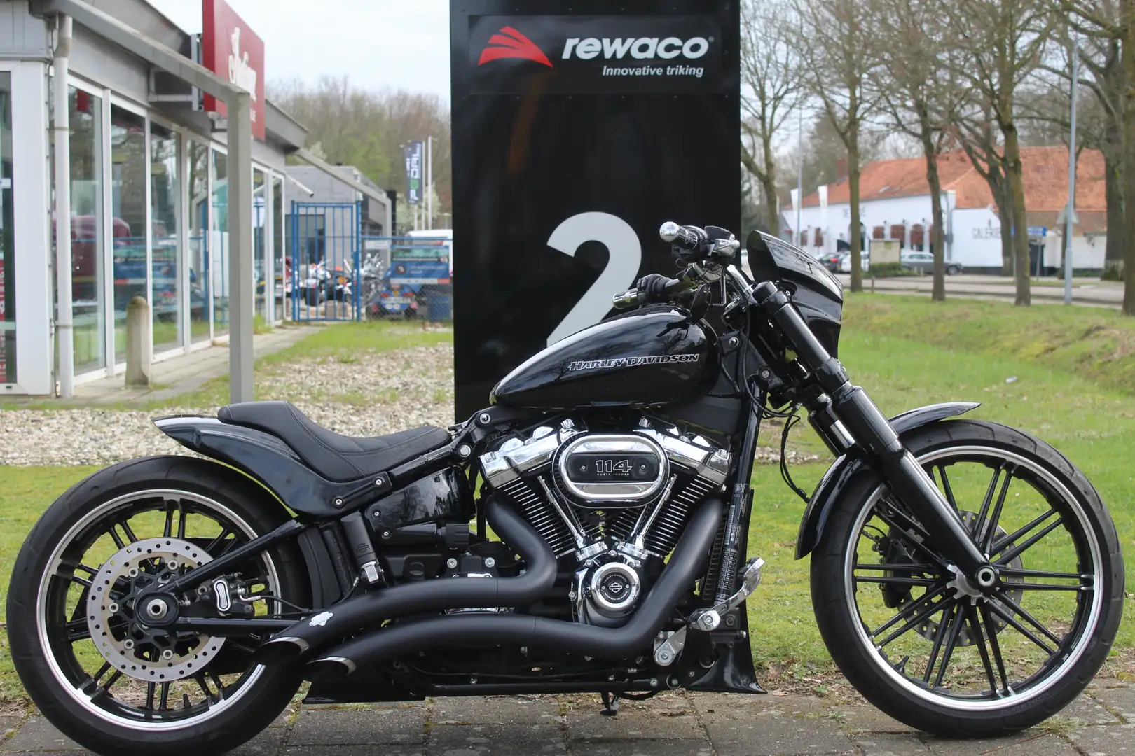 Harley-Davidson Softail FXBRS Breakout Zwart - 2