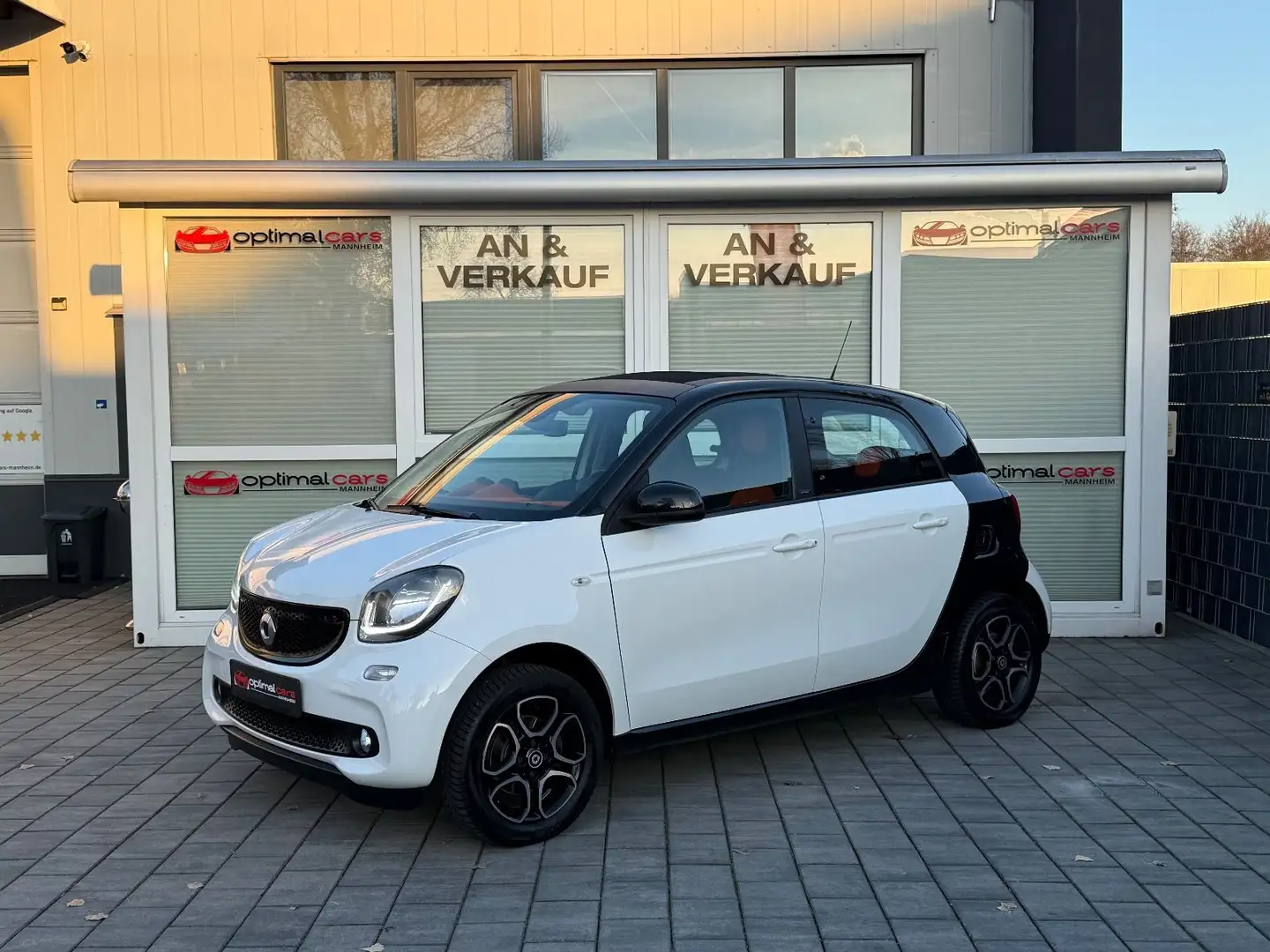 smart forFour 0.9 Turbo passion/NAV/FALTDACH/PDC/8FACH Wit - 1