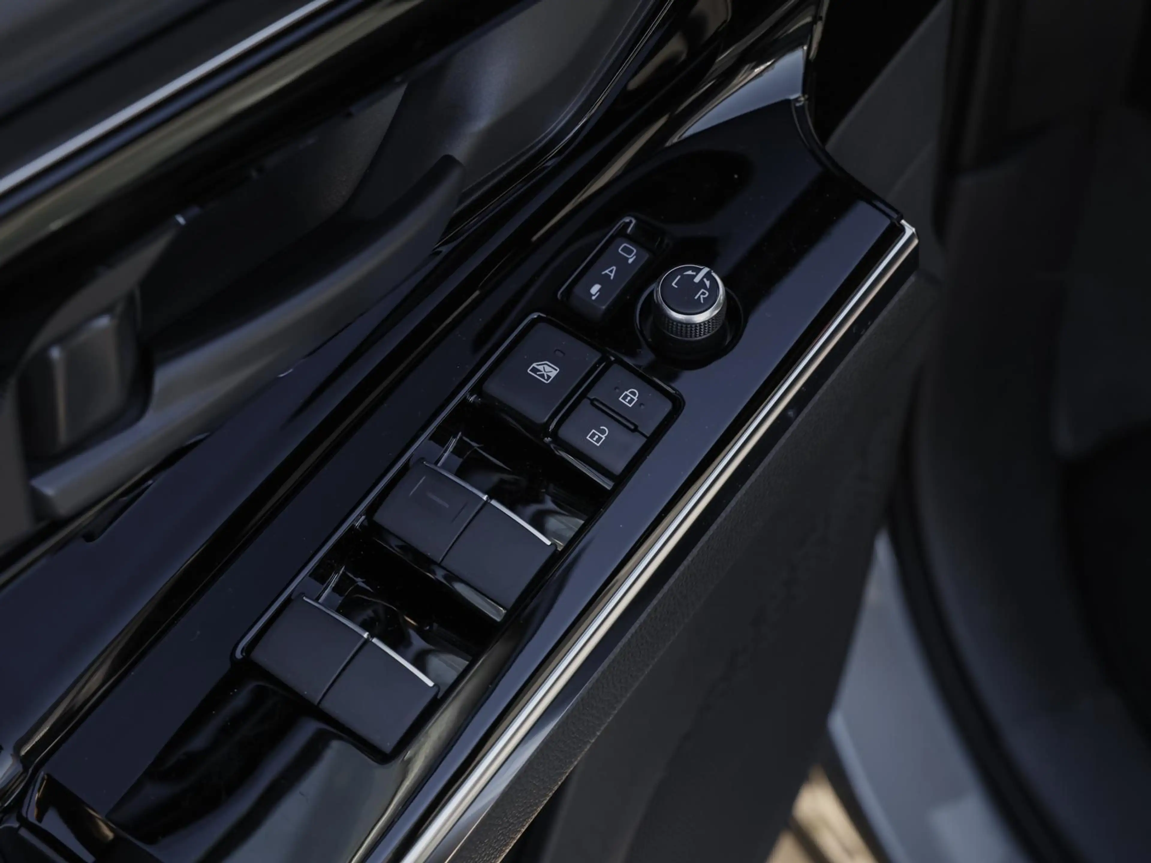 Toyota bZ4X NAVI SHZ PDC KLIMA BT ZV — photo 11