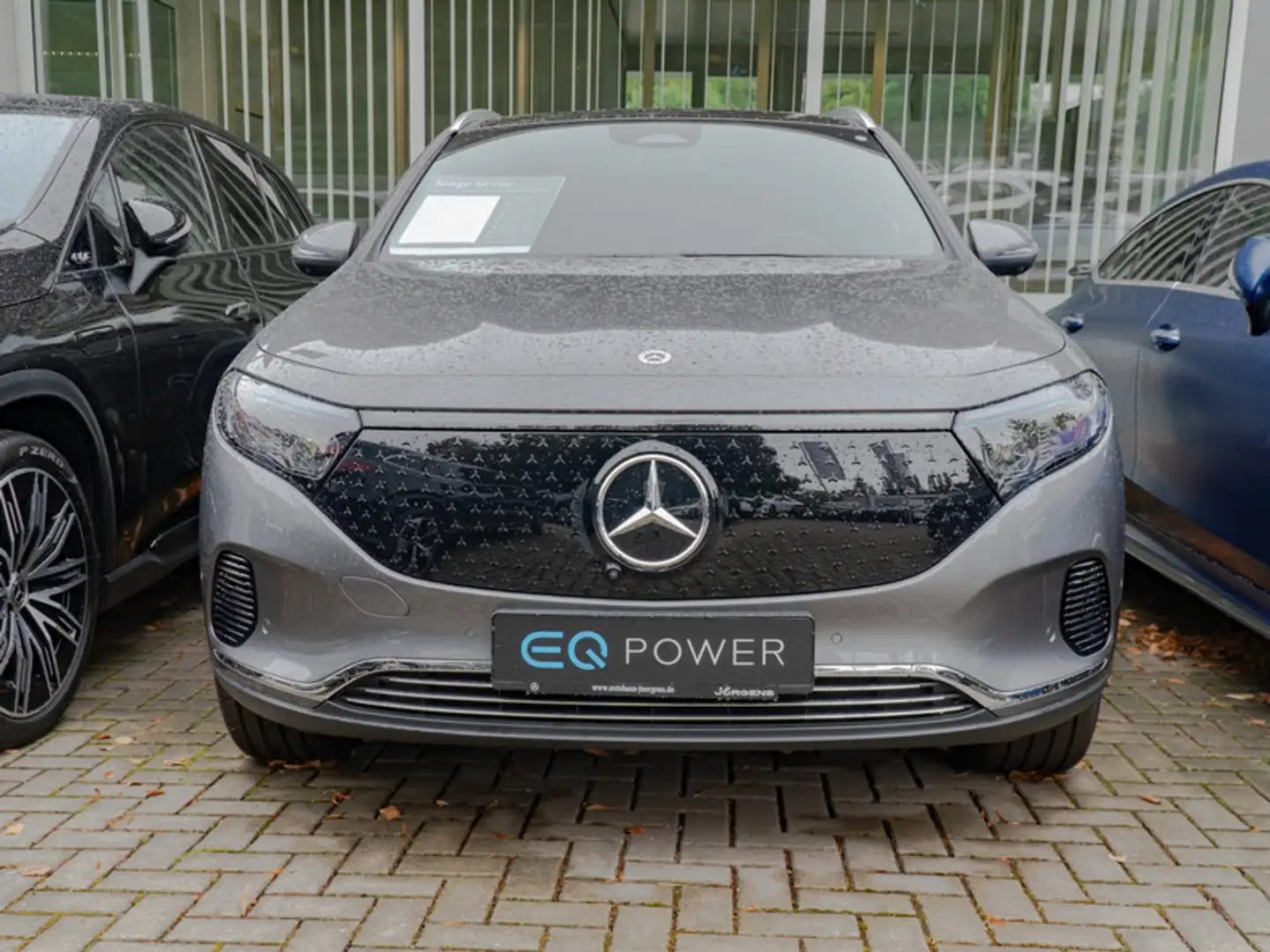 Mercedes-Benz EQA 350 4M Progressive/LED/360/Pano/AHK/Distr/18 Grijs - 2