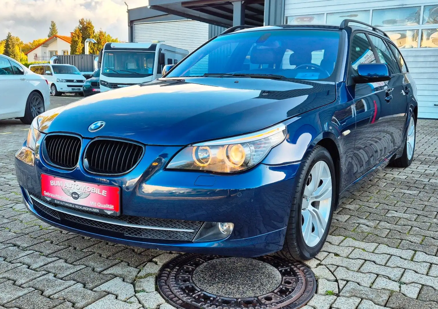 BMW 530 i Touring Edition Lifestyle 6 ZYLINDER 272 PS Blau - 1