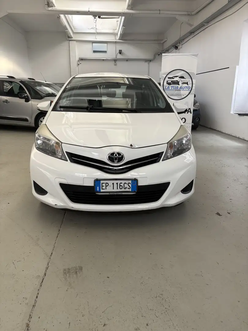 Toyota Yaris 5p 1.0 Sol c/CL gpl - 1