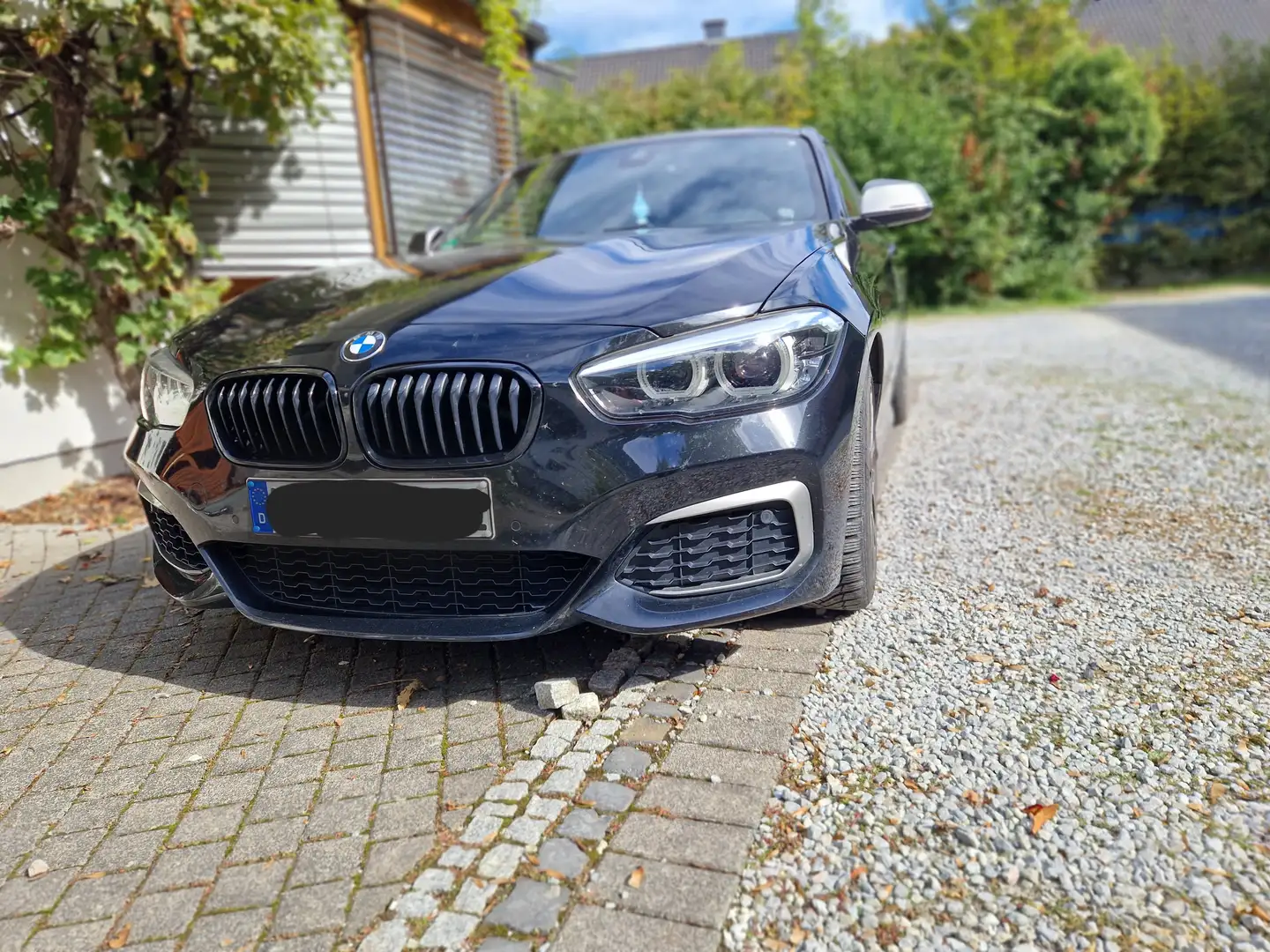 BMW M1 M140i Schwarz - 2