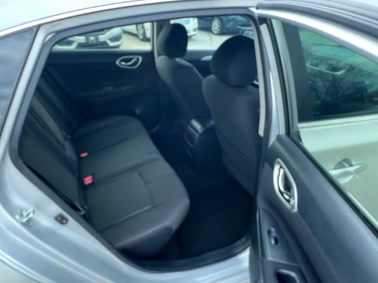 Nissan Sentra снимка Nissan Sentra