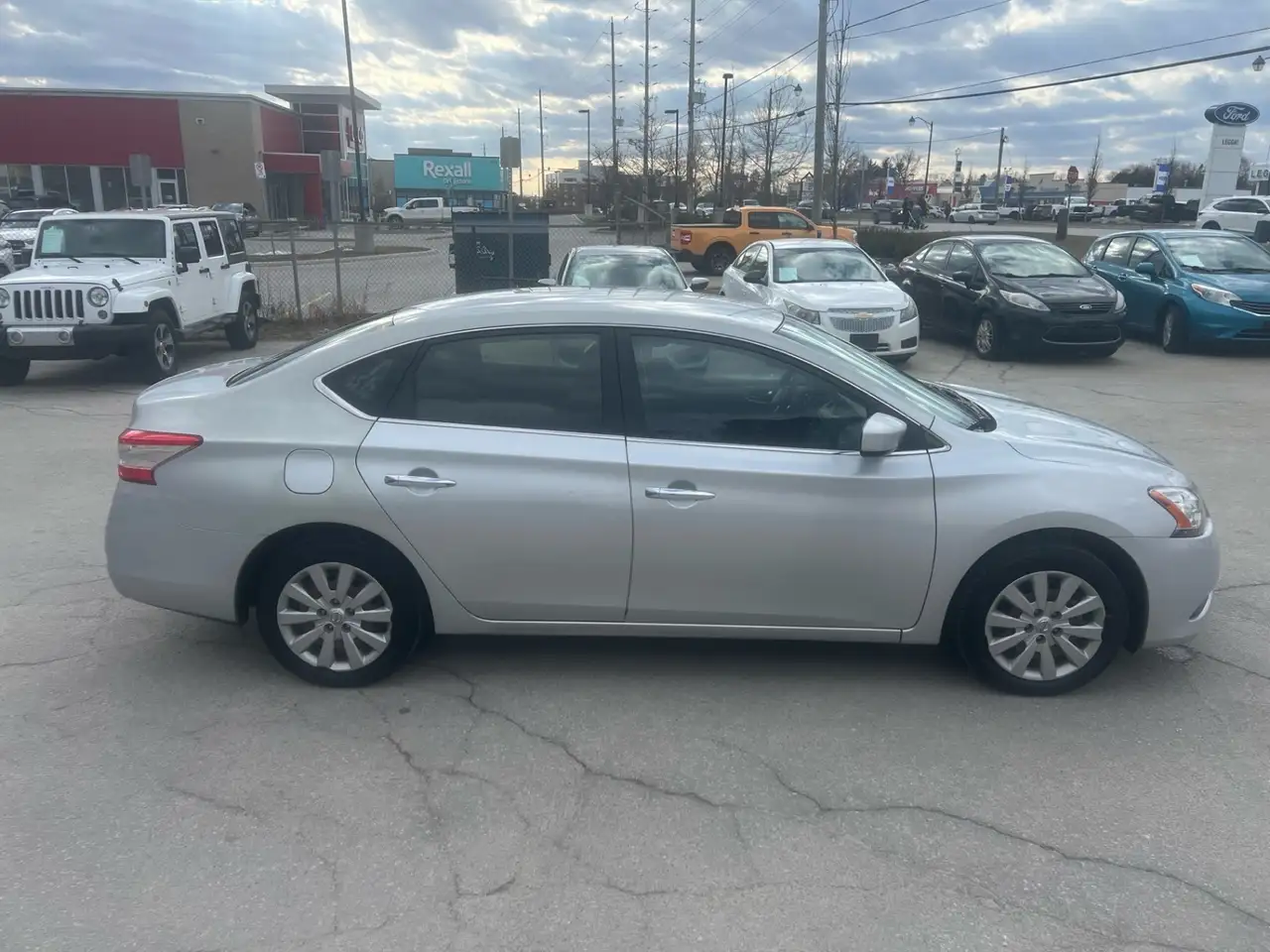Nissan Sentra снимка Nissan Sentra