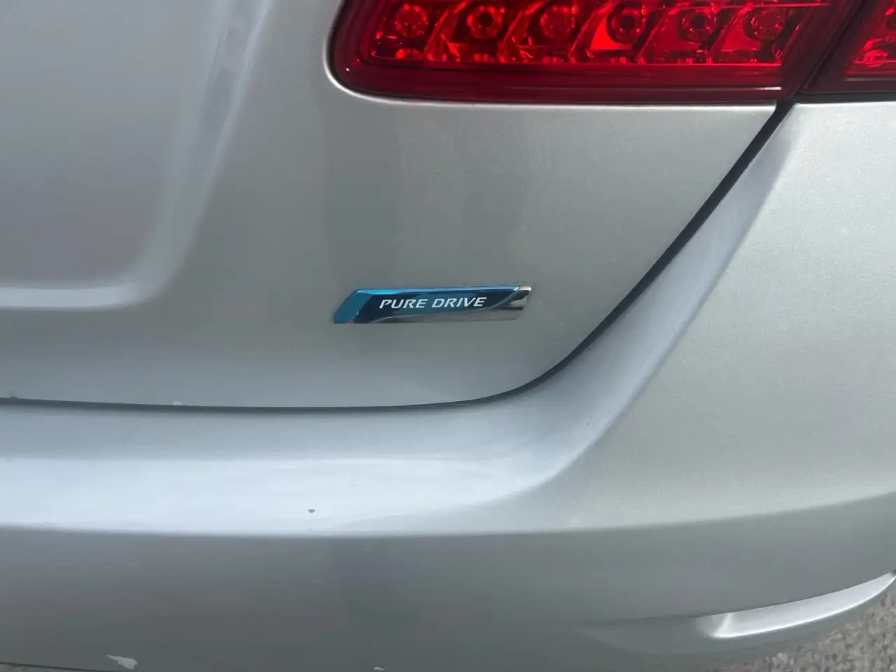Nissan Sentra снимка Nissan Sentra