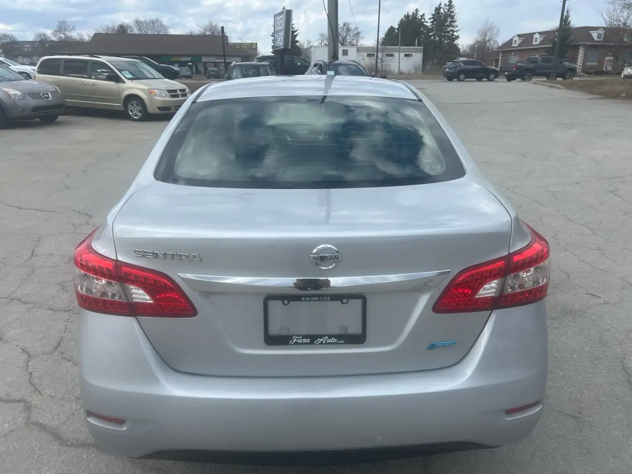 Nissan Sentra снимка Nissan Sentra
