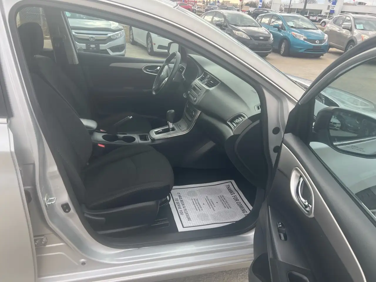 Nissan Sentra снимка Nissan Sentra