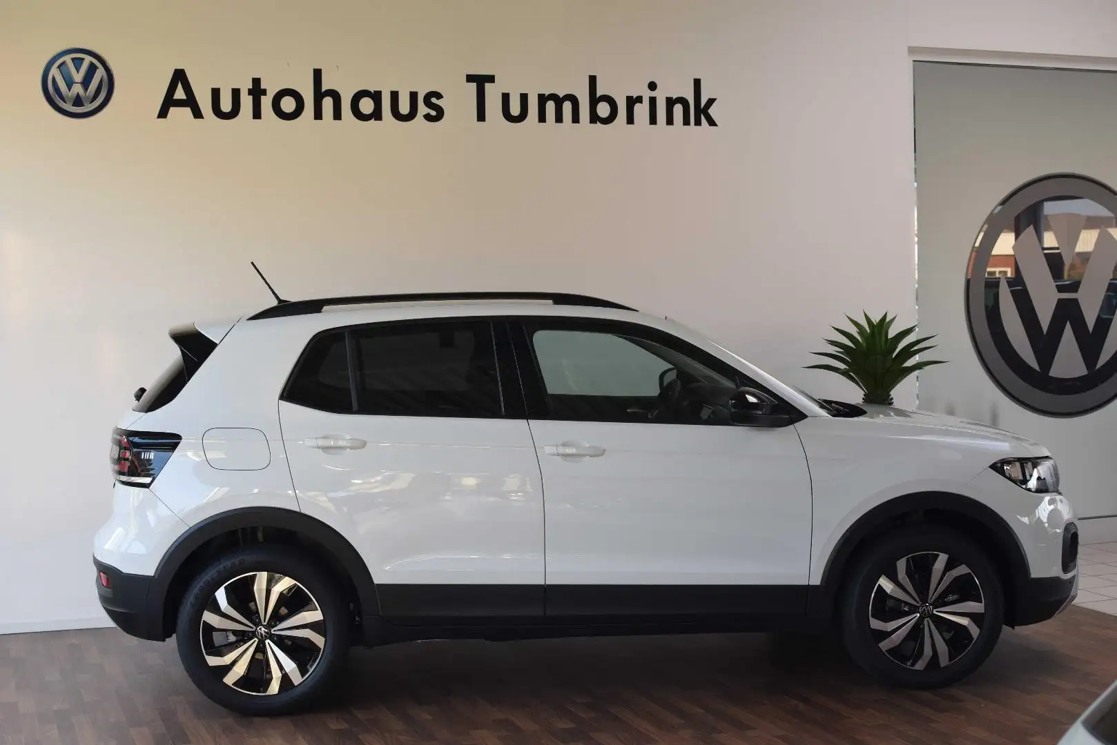 Volkswagen T-Cross Life TSI DSG Navi SHZ Garantieverl. Weiß - 2