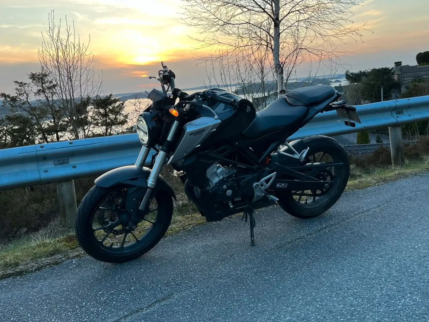 Honda CB 125 R Gri - 1