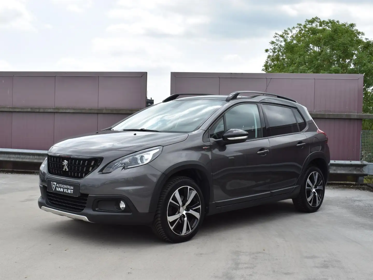 Peugeot 2008 1.2 PureTech GT-line PANORAMA DAK | NAVI & CARPLAY Gris - 2