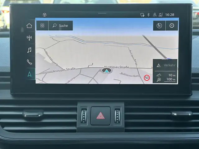 Audi Q5 view 14