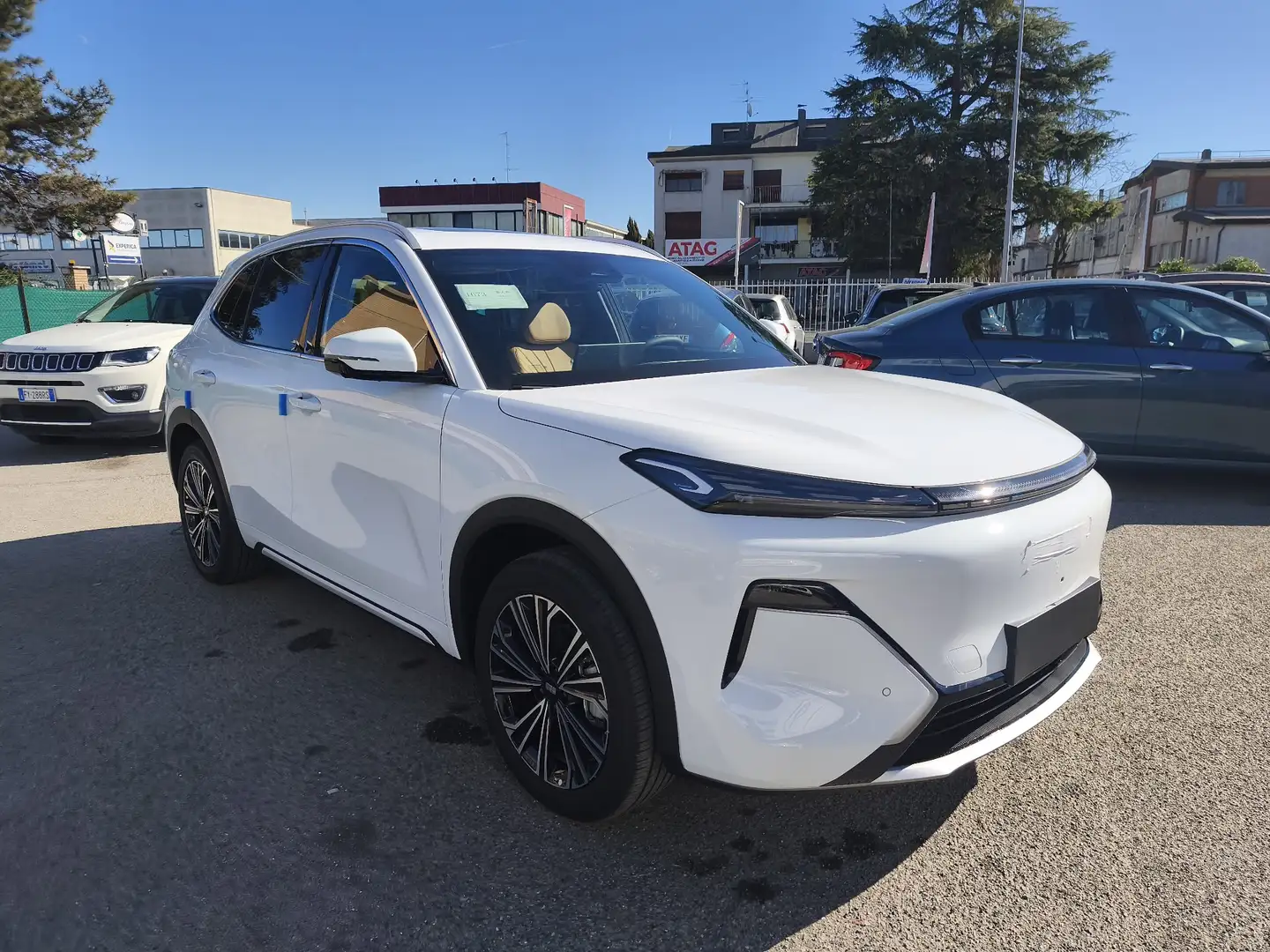 Geely Starray EM-i Starray EM-i 1.5 phev Launch Edition auto Weiß - 2