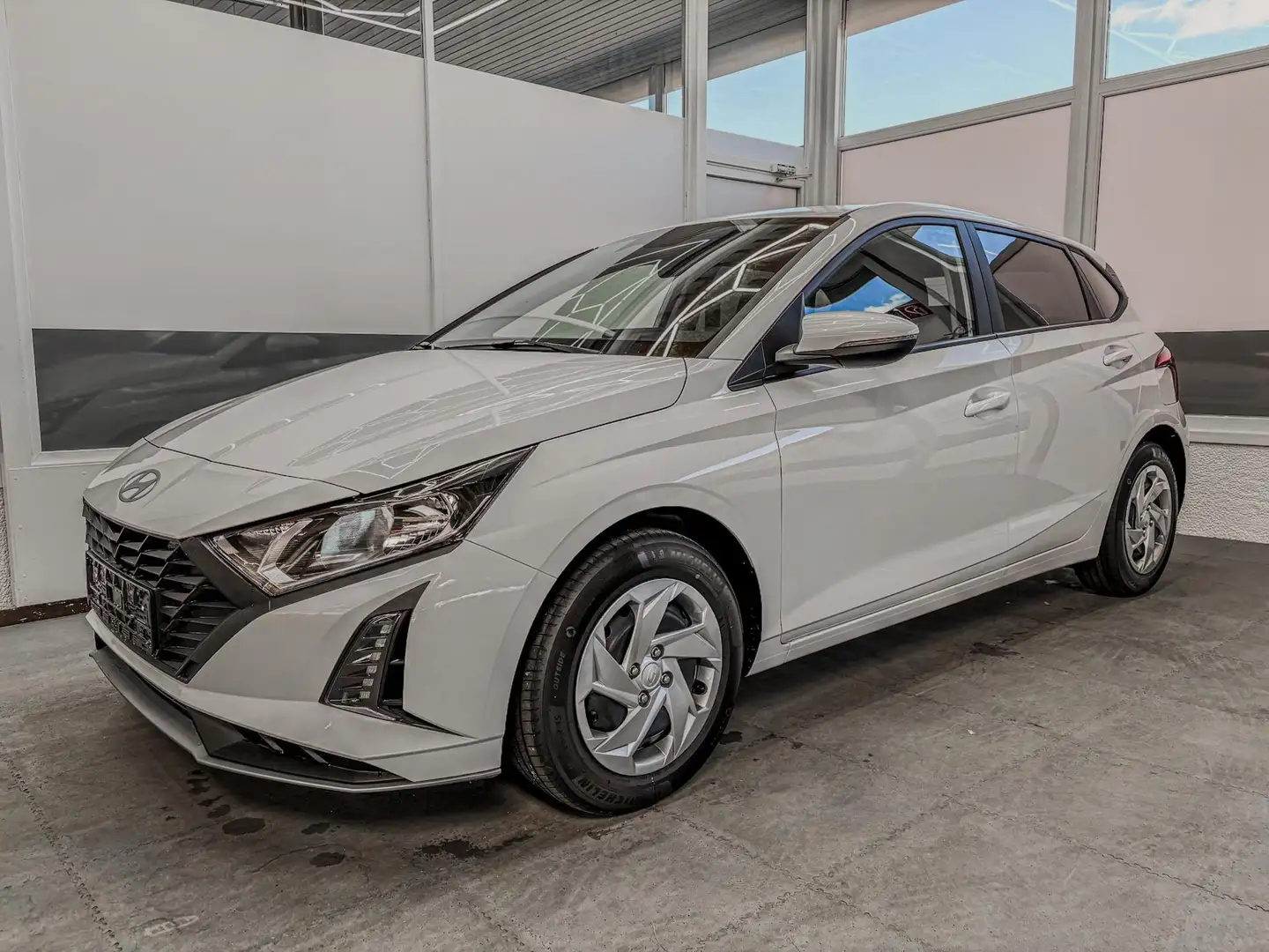 Hyundai i20 COMFORT FL NAVI RFK TEMPOMAT 1.2 MPI 57,9kW/79P... Bianco - 1