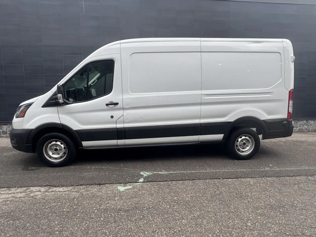Ford Transit Cargo Van снимка Ford Transit Cargo Van