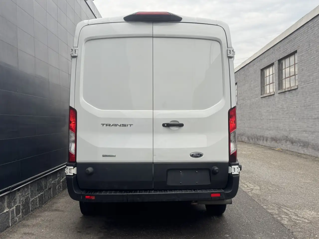 Ford Transit Cargo Van снимка Ford Transit Cargo Van