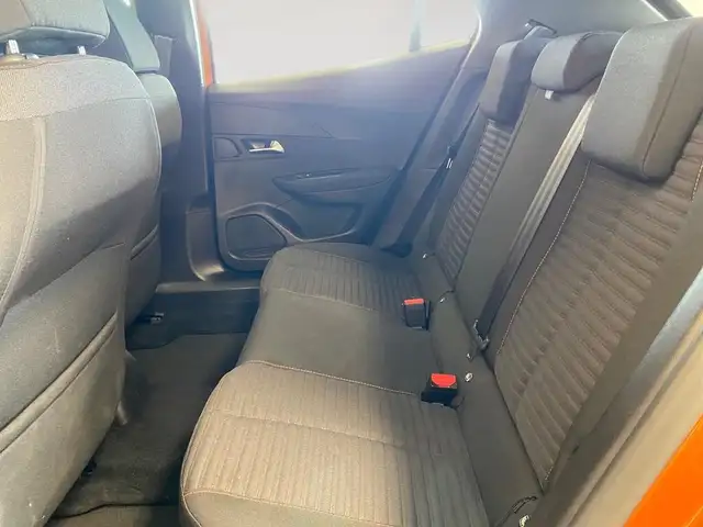 Peugeot 2008 view 8