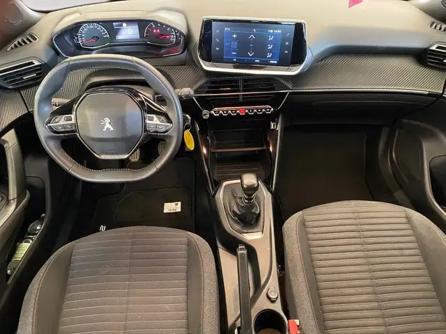 Peugeot 2008 view 6