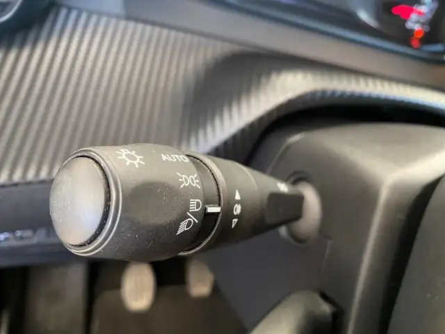 Peugeot 2008 view 19