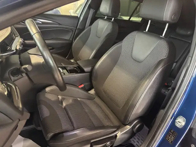 Opel Insignia view 16