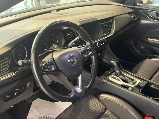 Opel Insignia view 14