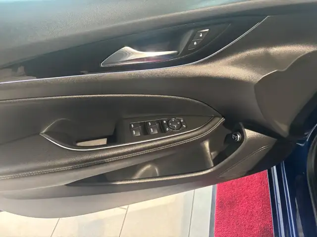 Opel Insignia view 17