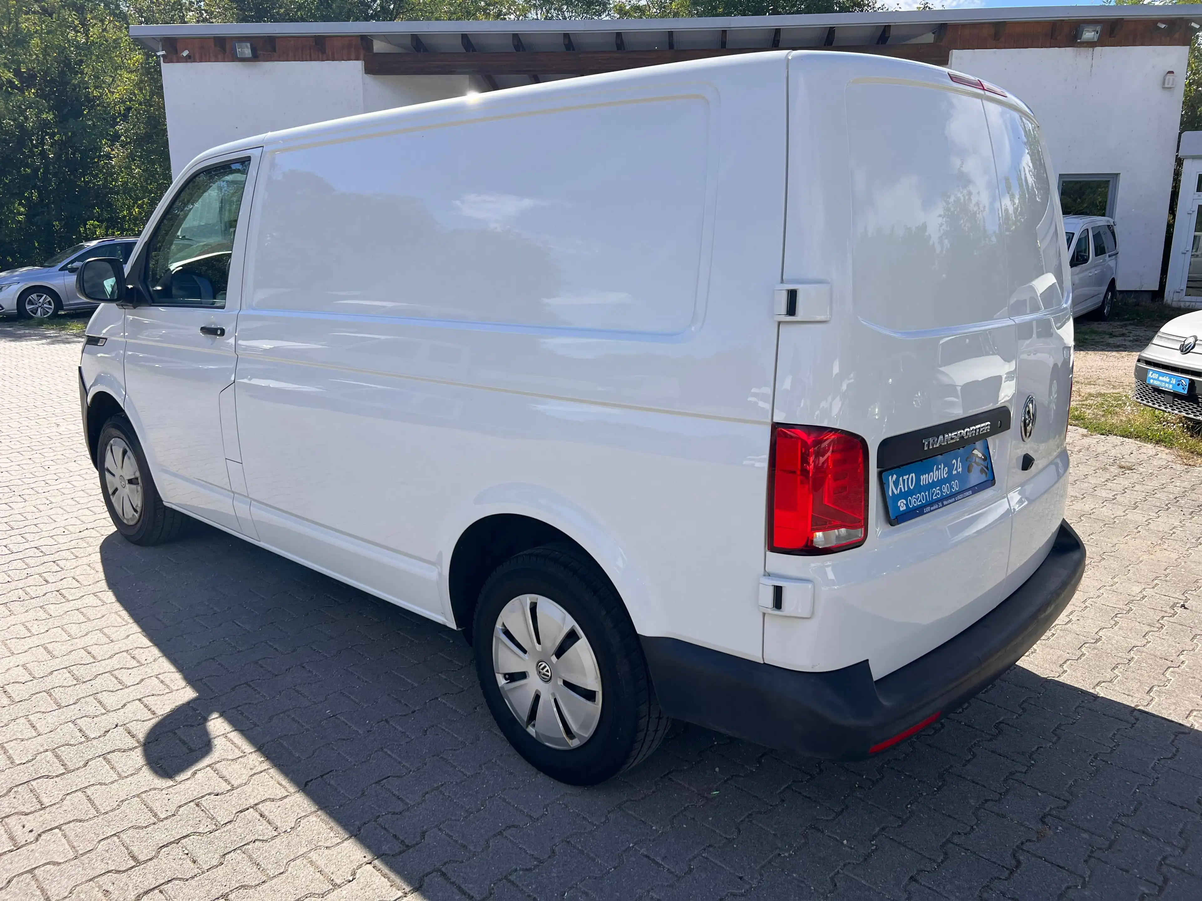 Volkswagen T6.1 Transporter Kasten FWD 2.0 TDI mit Laderaumkühlung — photo 4