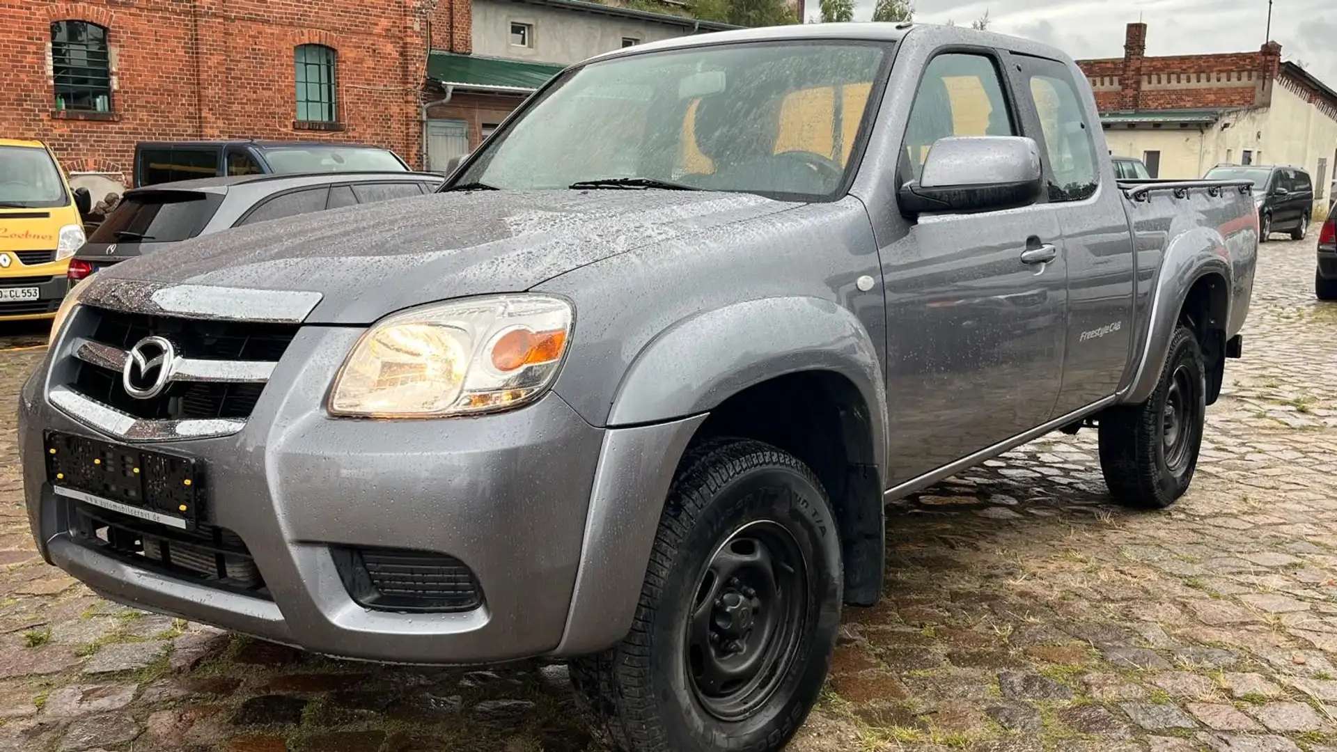 Mazda BT-50 L-Cab Midlands aus 1.Hand Gris - 1