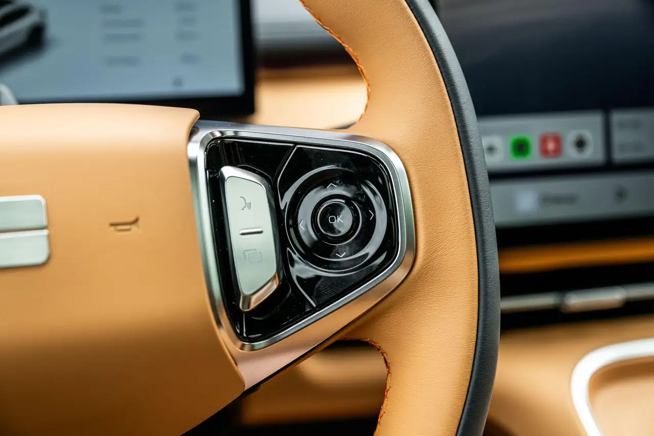 Geely Starray EM-i 2026 — фото 15