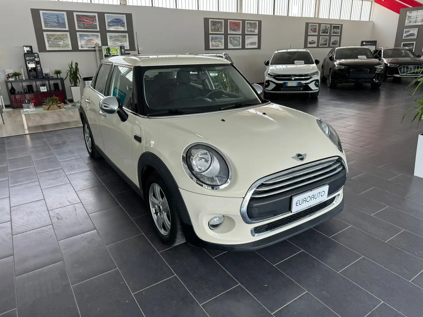 MINI One D Mini 1.5 One D Business 5 porte Beige - 2