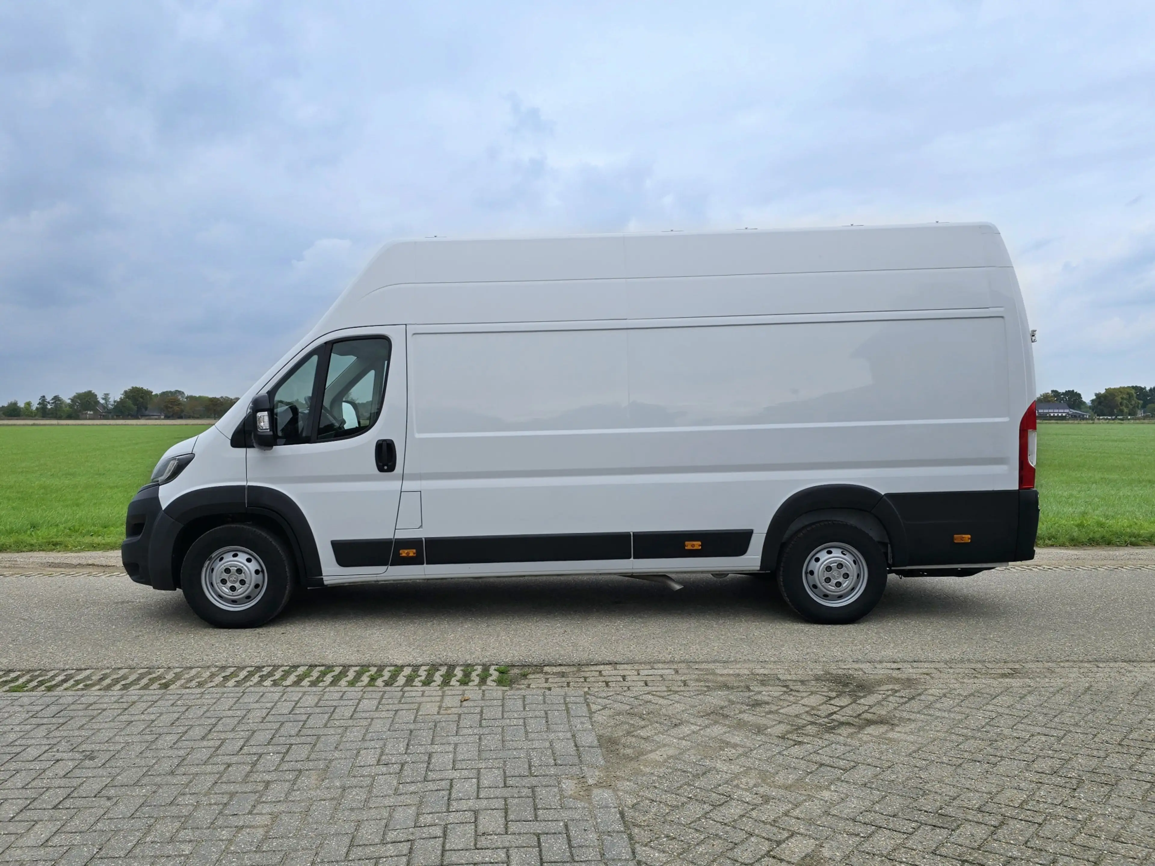 Peugeot Boxer 435 2.2 BlueHDi L4 H3 - 165 Pk - Euro 6 - Airco - — photo 2