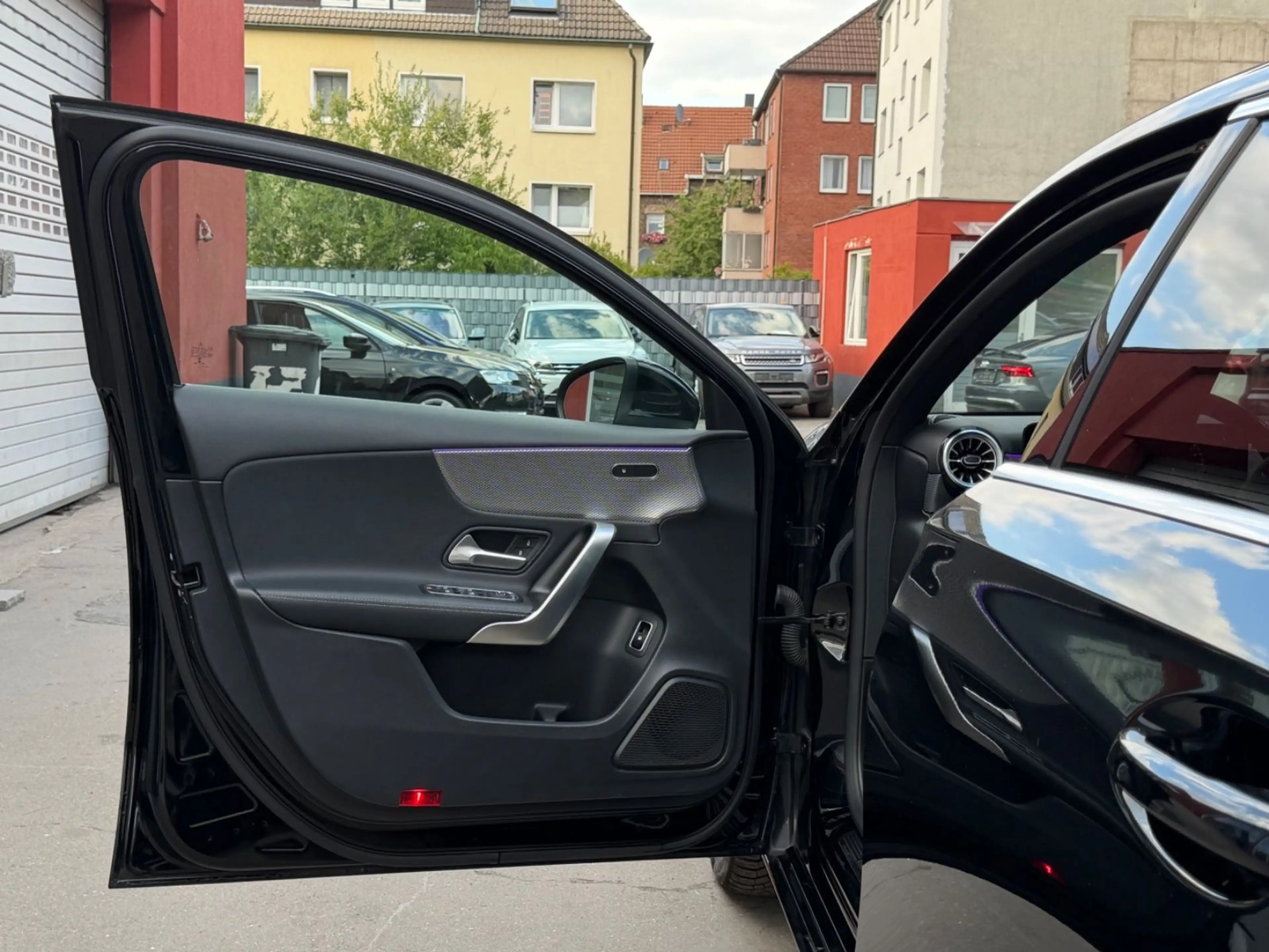 Mercedes-Benz A 250 e Limousine /LED/NAVI/AMBIENTE/R-KAMERA/SZH — photo 8
