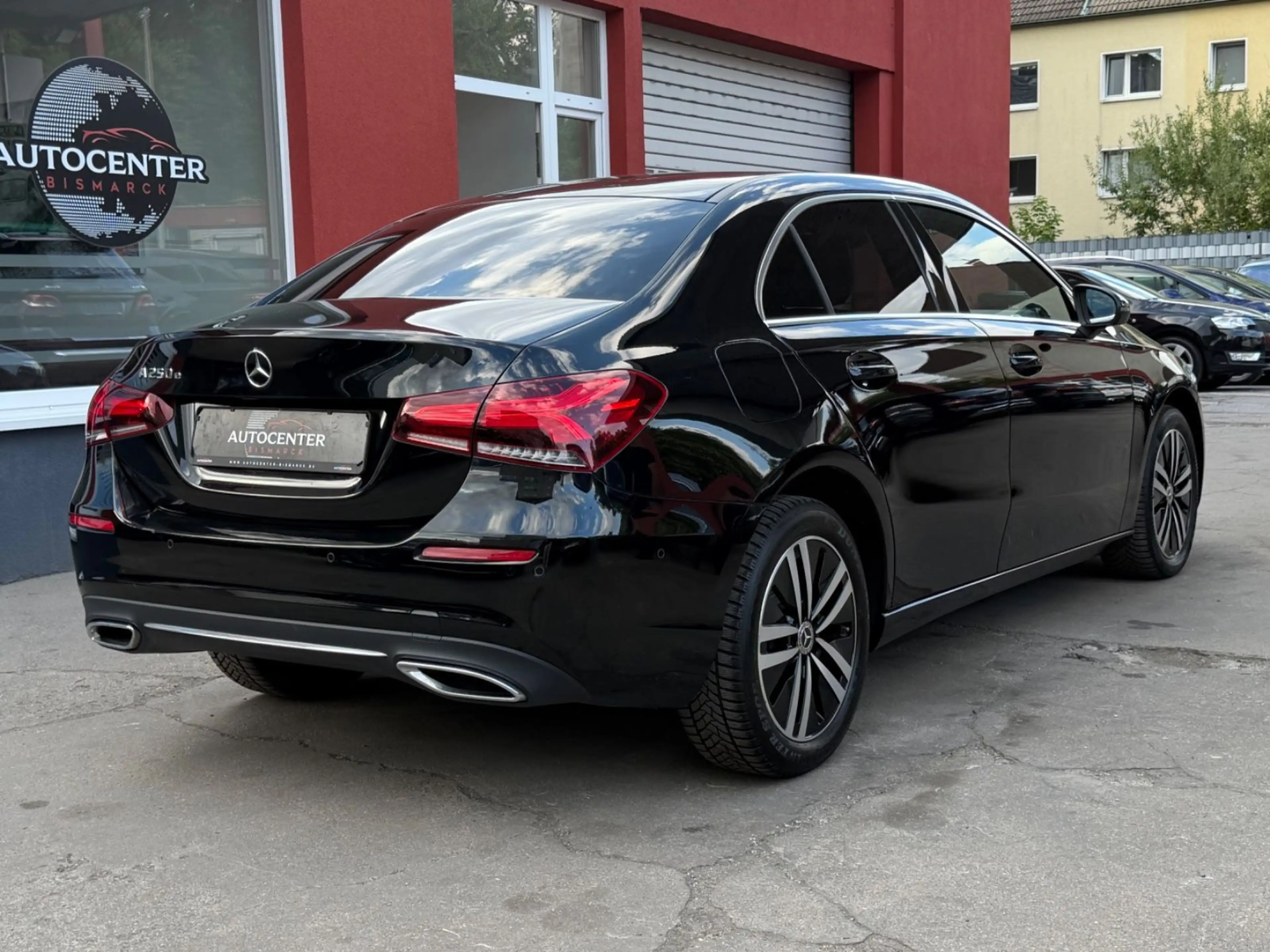 Mercedes-Benz A 250 e Limousine /LED/NAVI/AMBIENTE/R-KAMERA/SZH — photo 5