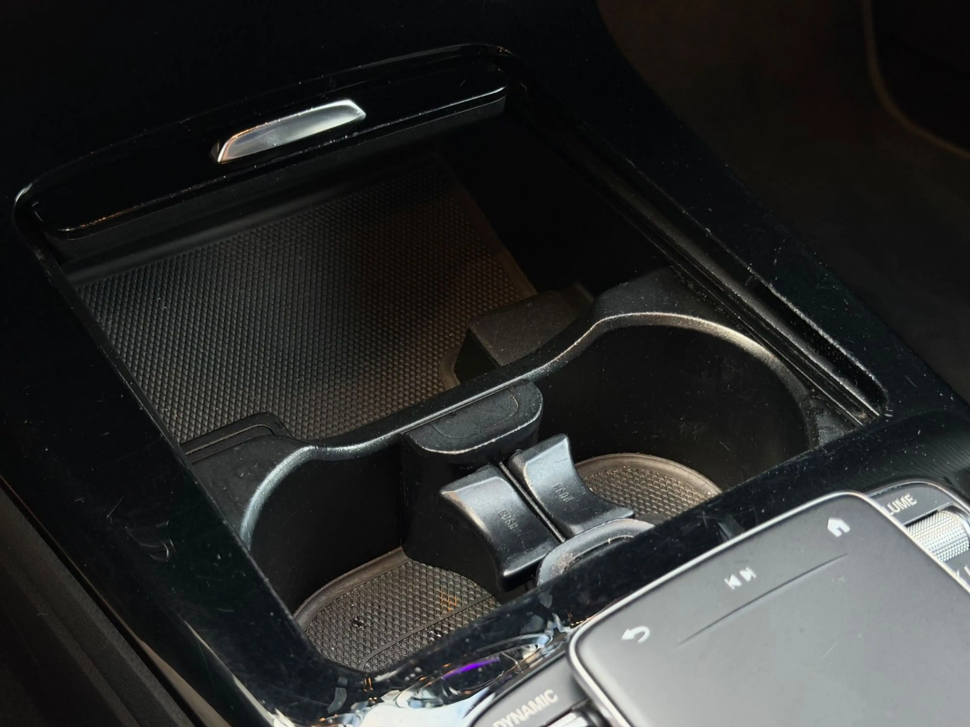 Mercedes-Benz A 250 e Limousine /LED/NAVI/AMBIENTE/R-KAMERA/SZH — photo 14
