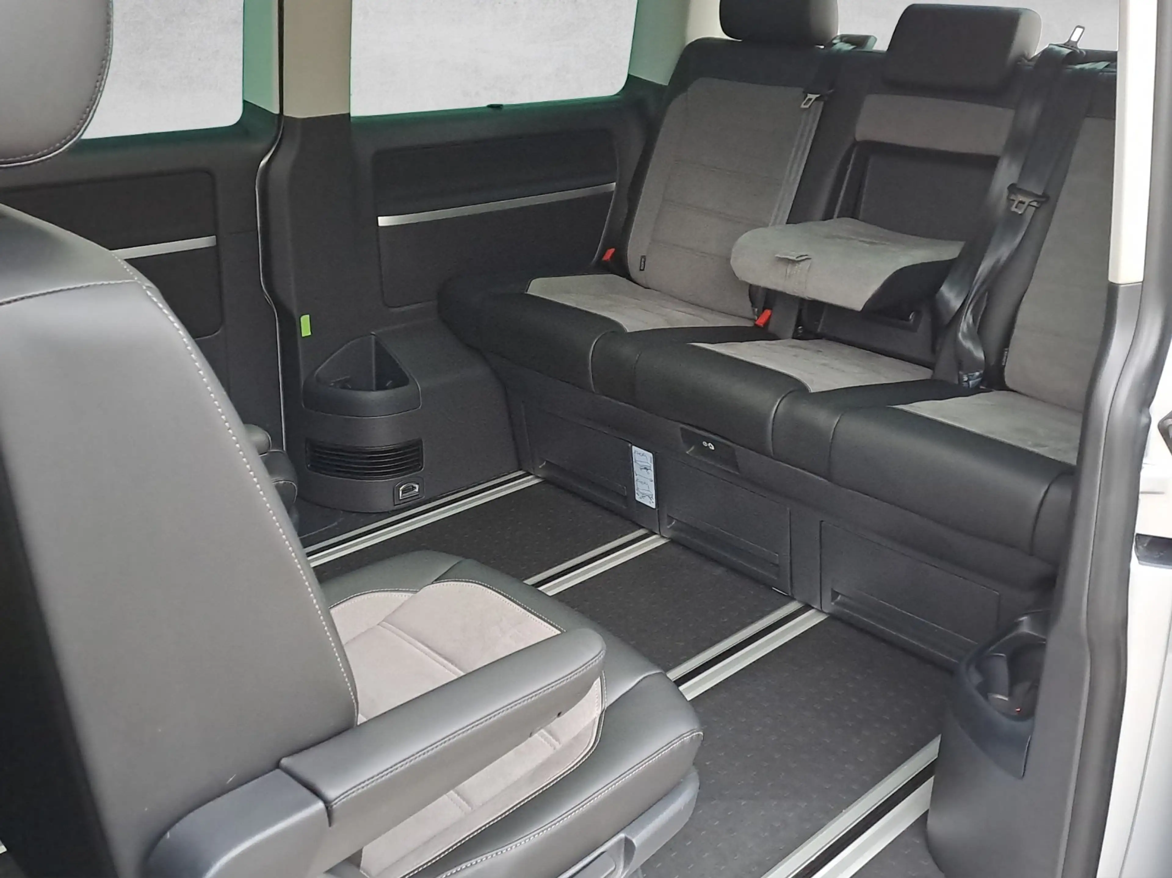 Volkswagen T6.1 Multivan Multivan Cruise 4MOTION — photo 5