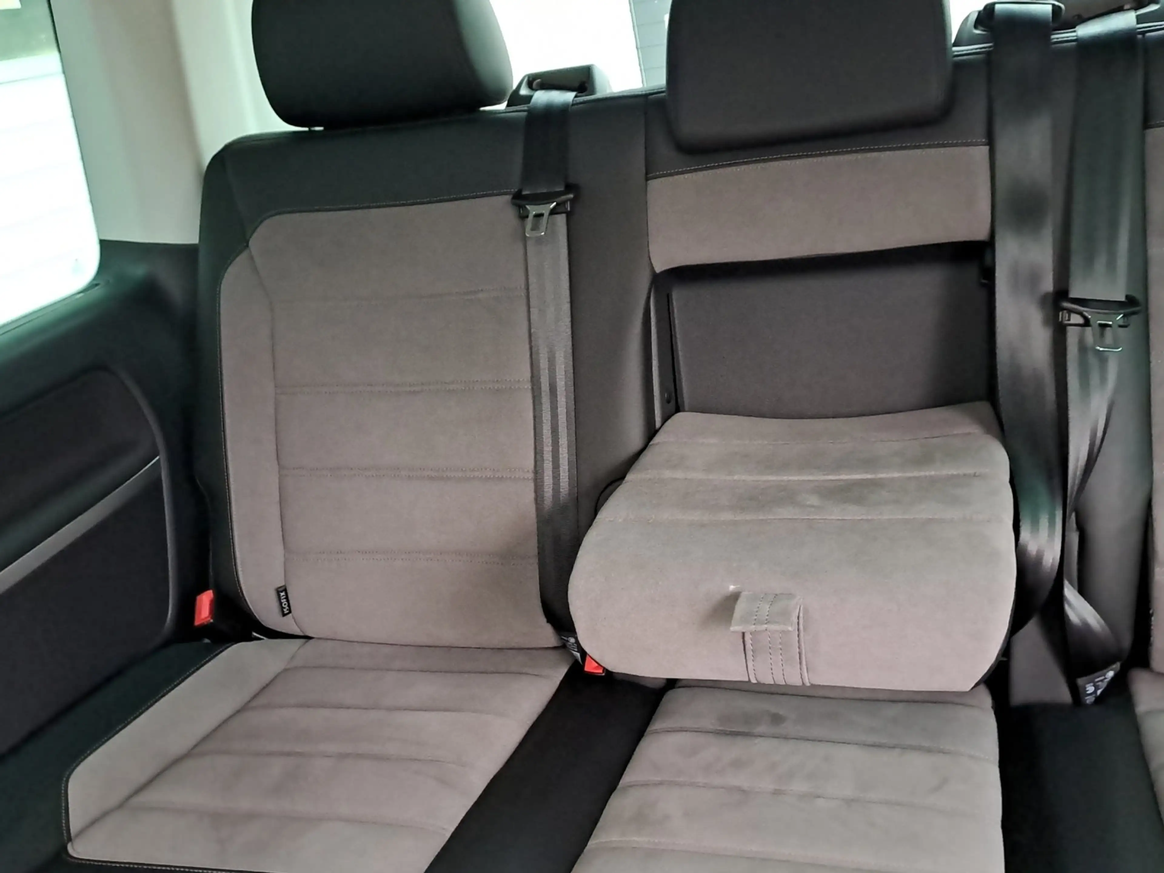Volkswagen T6.1 Multivan Multivan Cruise 4MOTION — photo 11